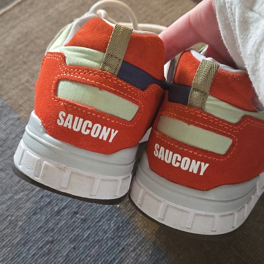 Saucony Shadow 5000 Sneakers in Red, Green, and Blue, Mens 9.5, Unisex, Damaged - Picture 3 of 8